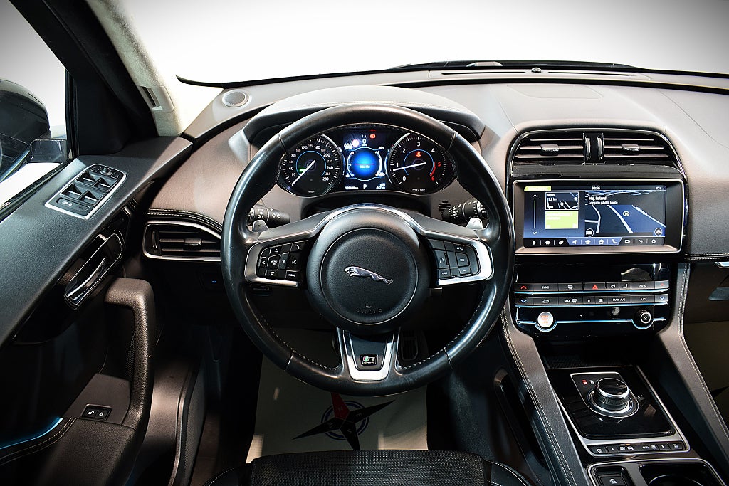 Jaguar F-Pace 2020 - miniatyr 10