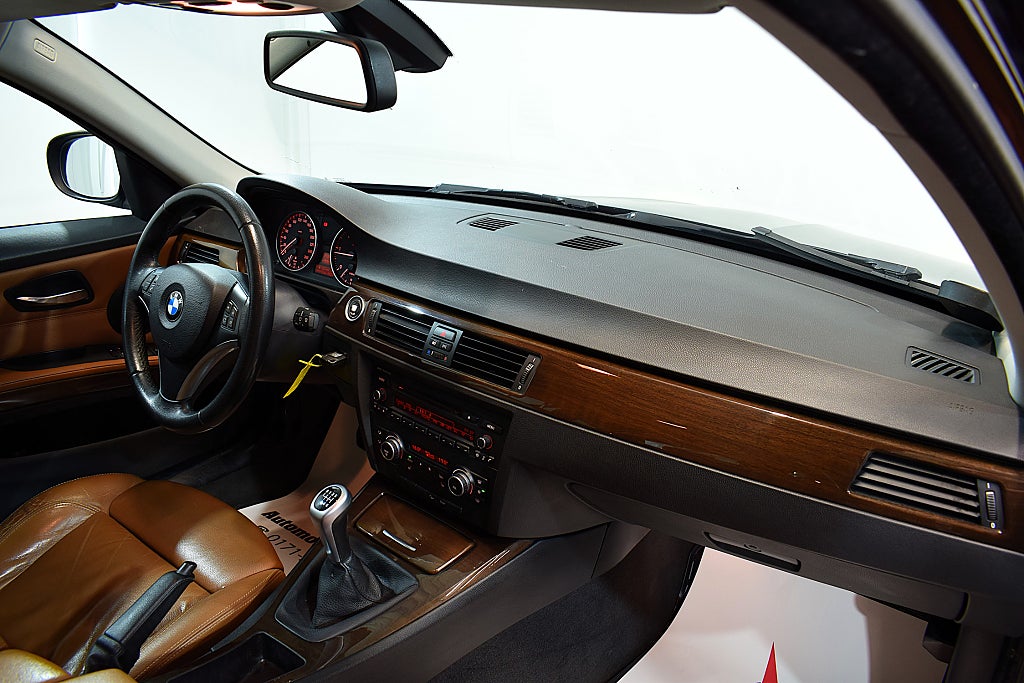 BMW 320D 2010 - miniatyr 14