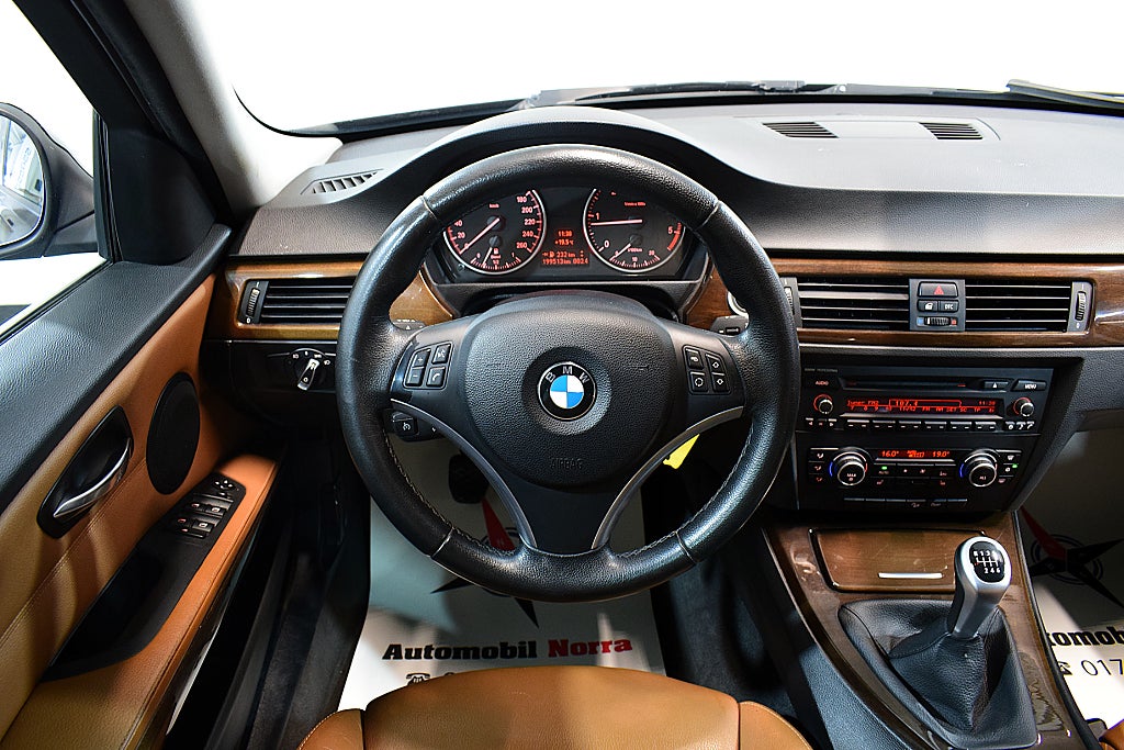 BMW 320D 2010 - miniatyr 10