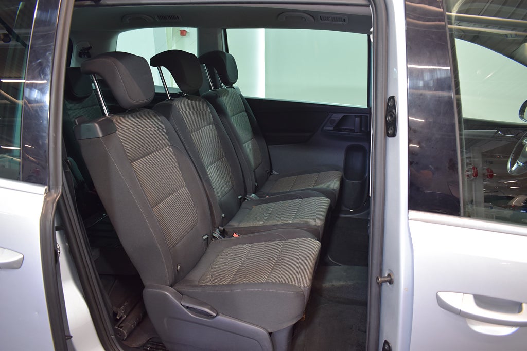 Volkswagen Sharan 2012 - miniatyr 9