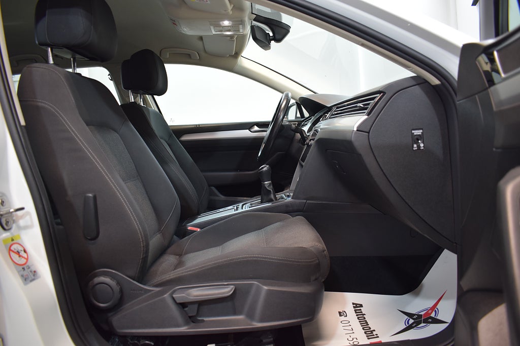 Volkswagen Passat 2019 - miniatyr 12