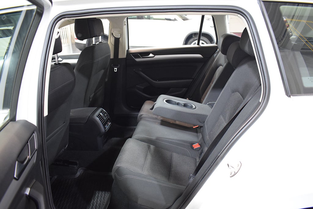 Volkswagen Passat 2019 - miniatyr 13