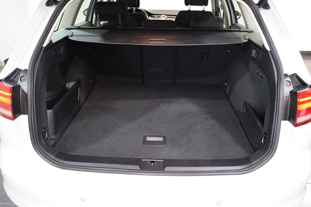 Volkswagen Passat 2019 - miniatyr 5