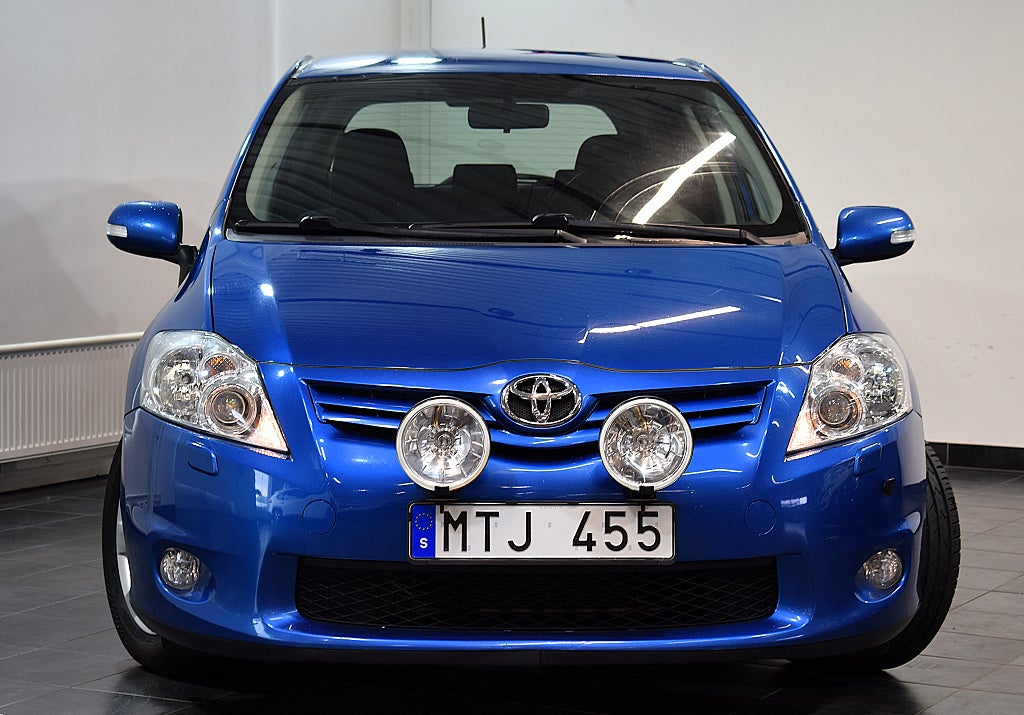 Toyota Auris 2012 - miniatyr 2