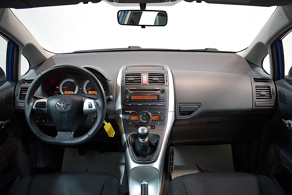 Toyota Auris 2012 - miniatyr 13