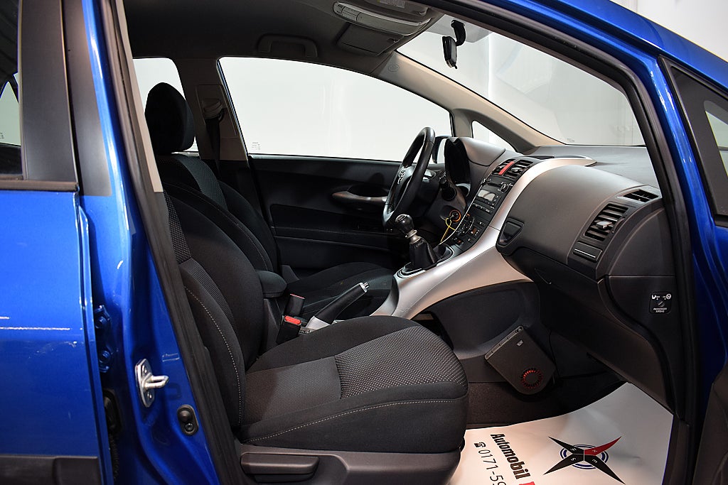 Toyota Auris 2012 - miniatyr 17