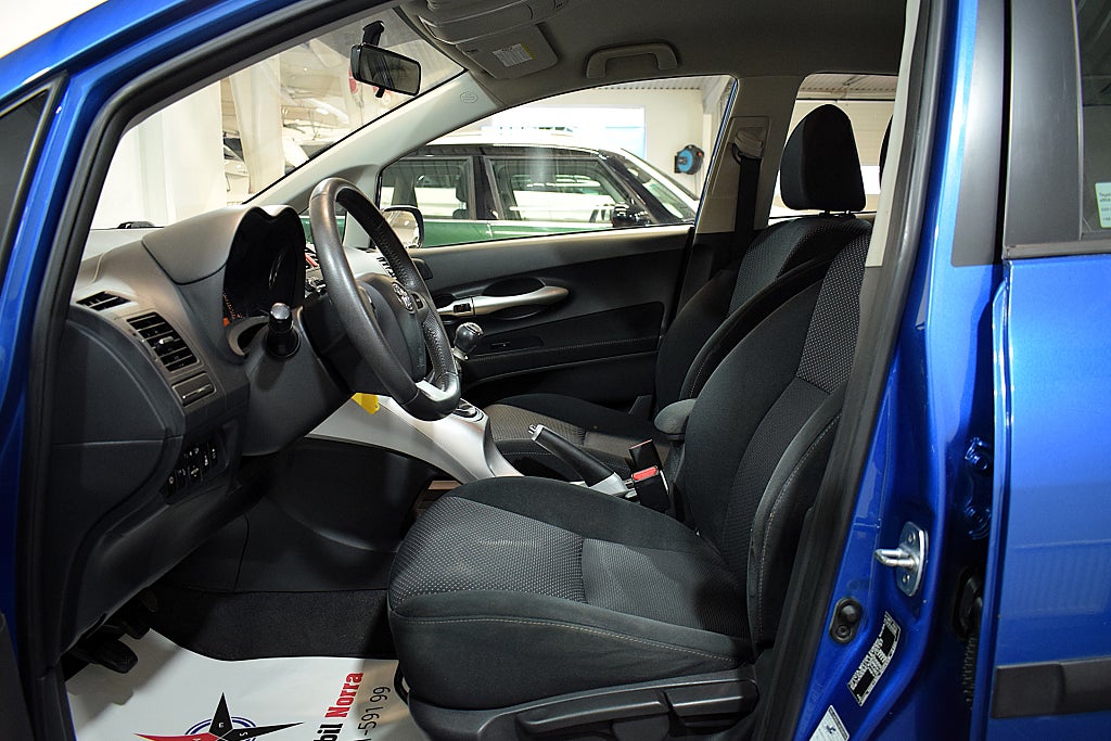 Toyota Auris 2012 - miniatyr 7