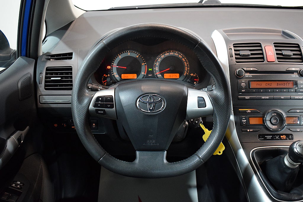 Toyota Auris 2012 - miniatyr 10