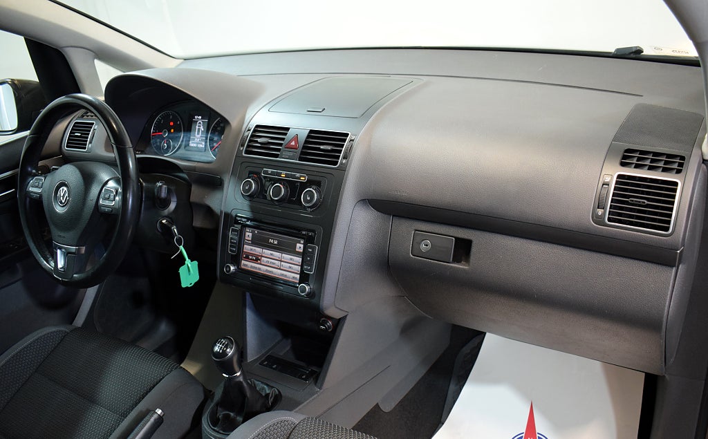 Volkswagen Touran 2014 - miniatyr 18