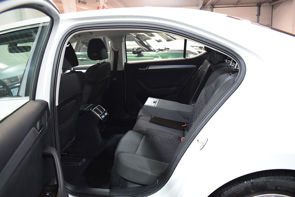 Skoda Superb 2016 - miniatyr 12
