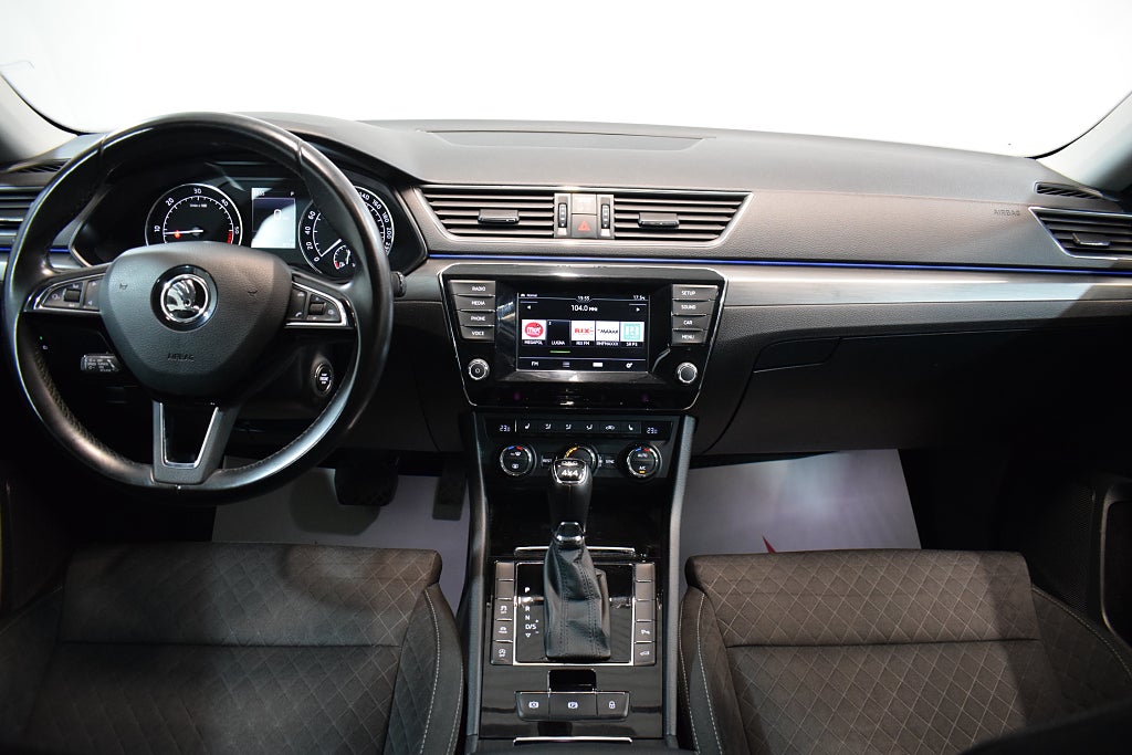Skoda Superb 2016 - miniatyr 13