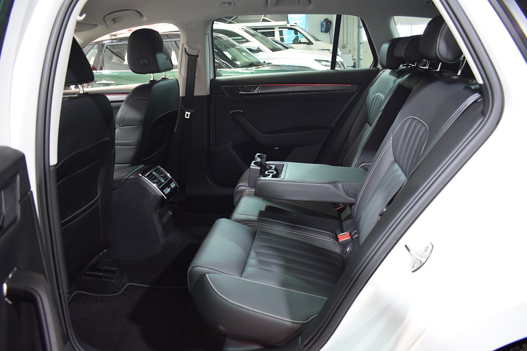 Skoda Superb 2023 - miniatyr 13