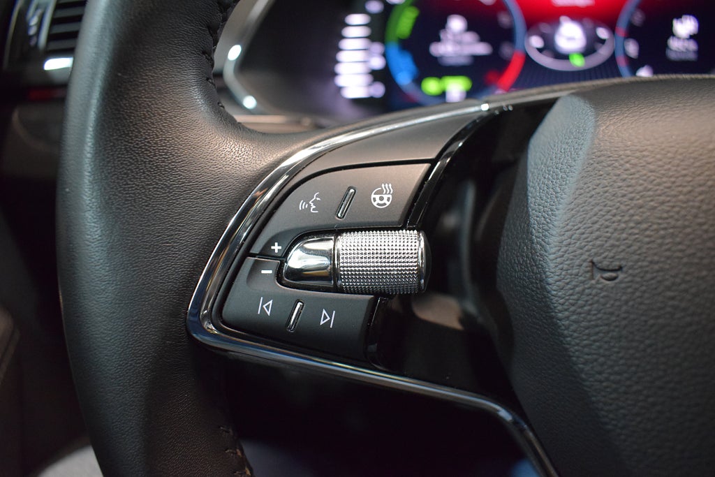 Skoda Superb 2023 - miniatyr 17
