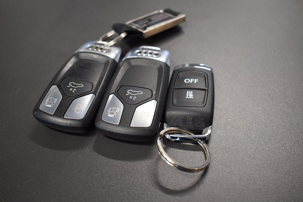 Audi A4 2023 - miniatyr 27