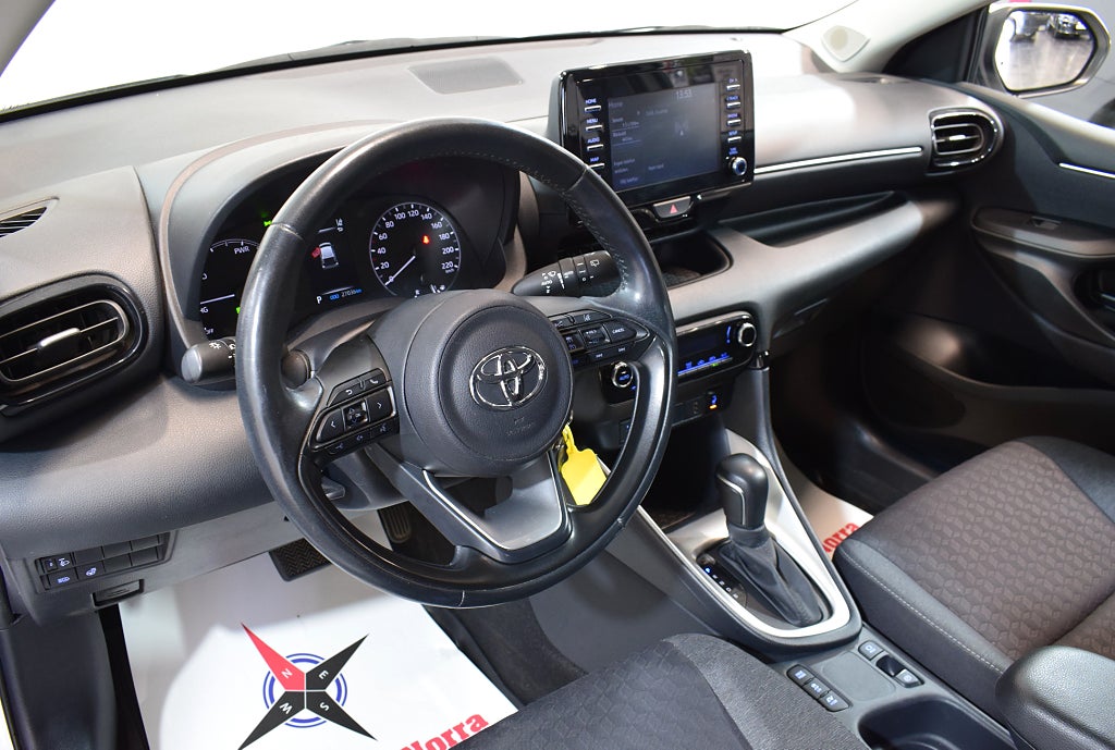 Toyota Yaris 2023 - miniatyr 8