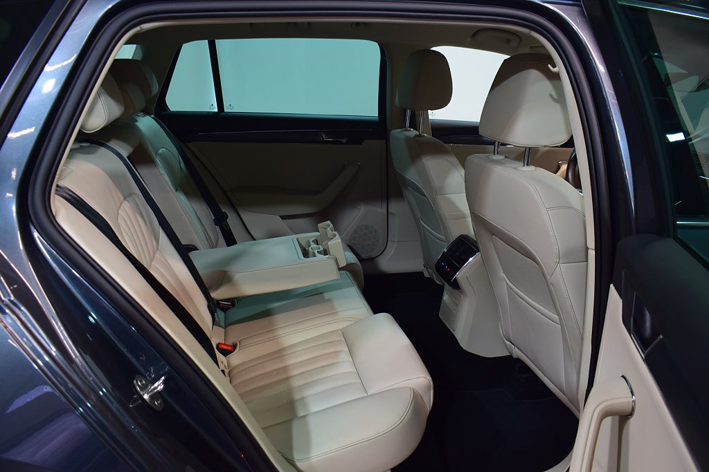 Skoda Superb 2021 - miniatyr 12