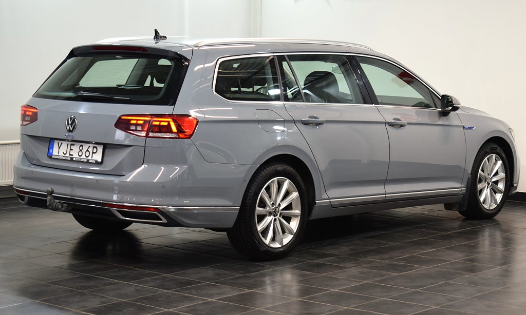 Volkswagen Passat 2023 - miniatyr 5