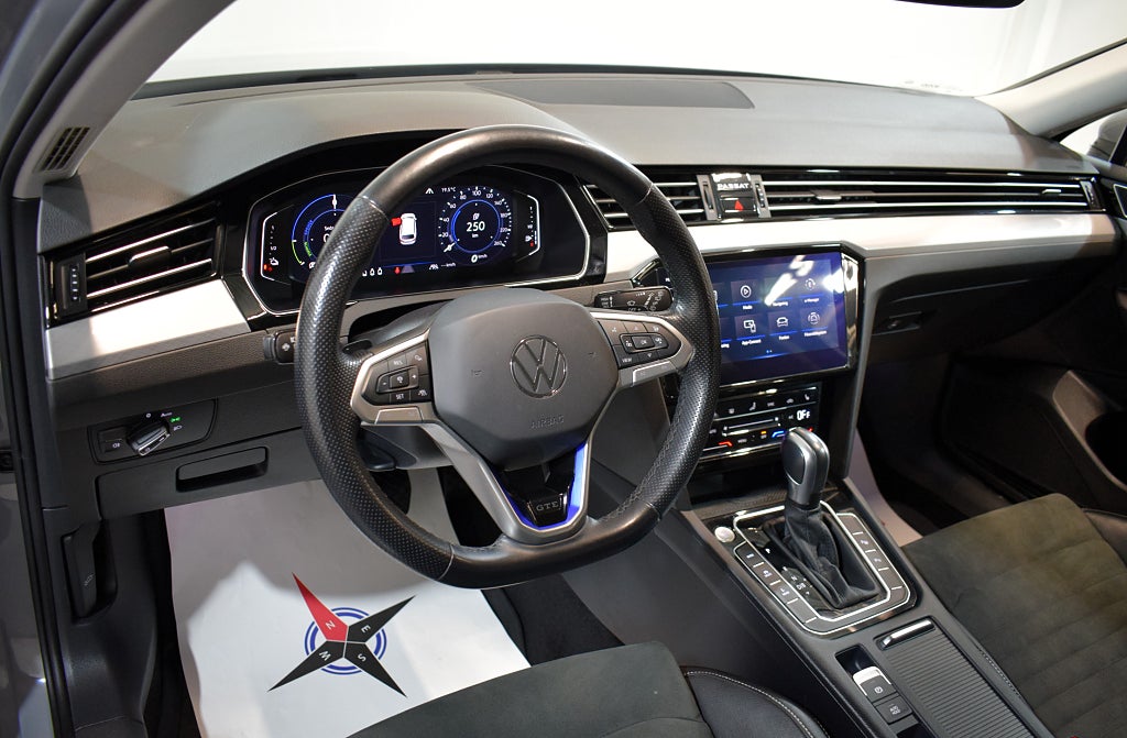 Volkswagen Passat 2023 - miniatyr 7