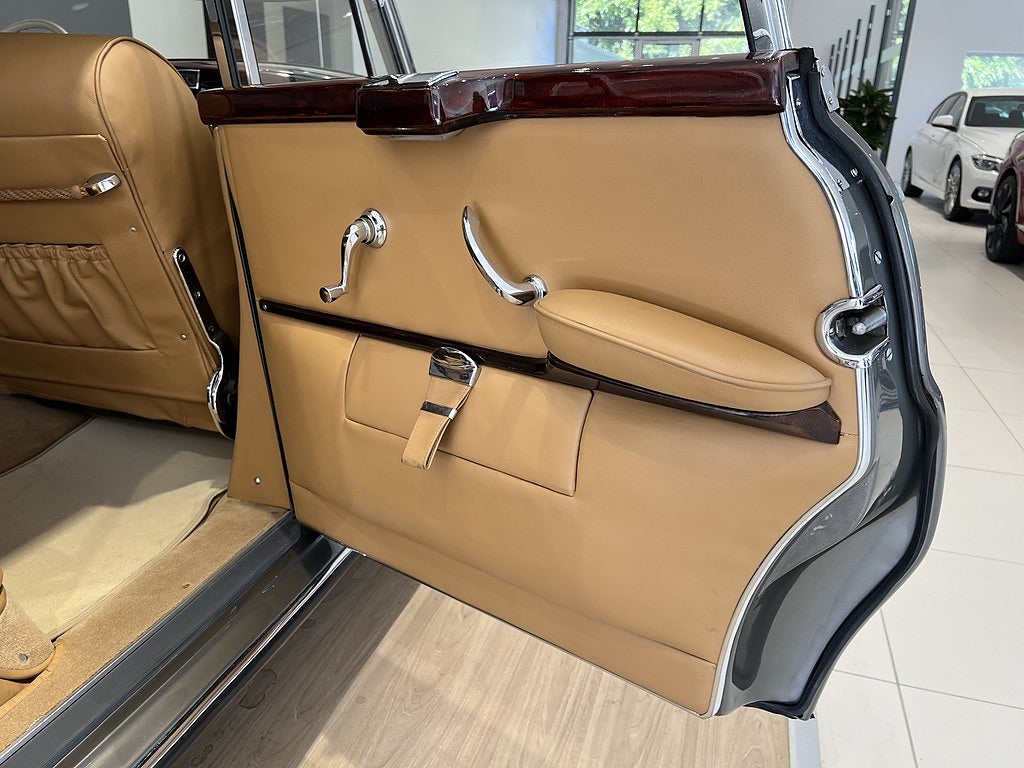 Mercedes-Benz 300 1959 - miniatyr 18