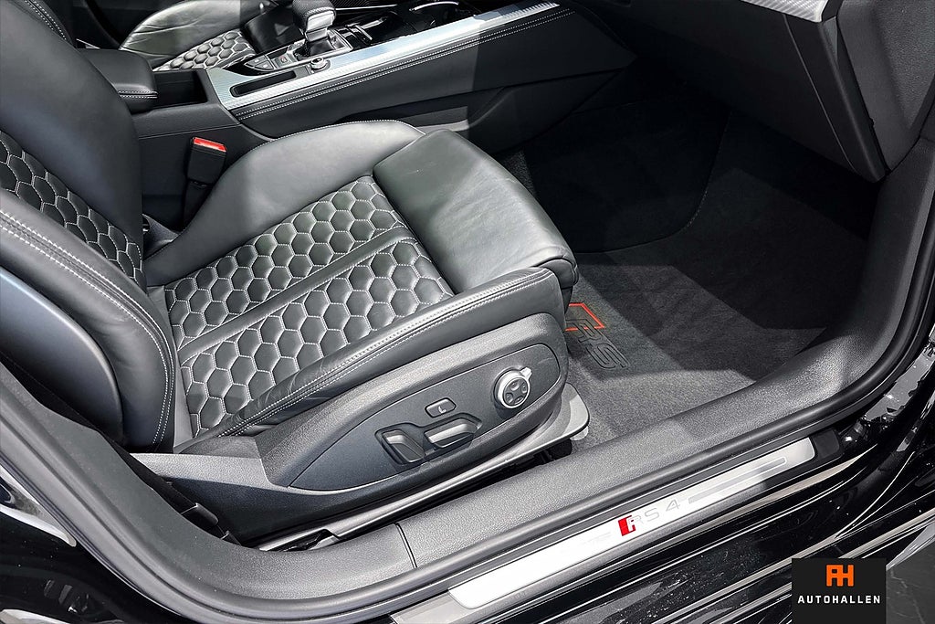 Audi RS4 2023 - miniatyr 23