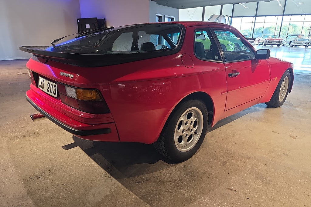 Porsche 944 1985 - miniatyr 4