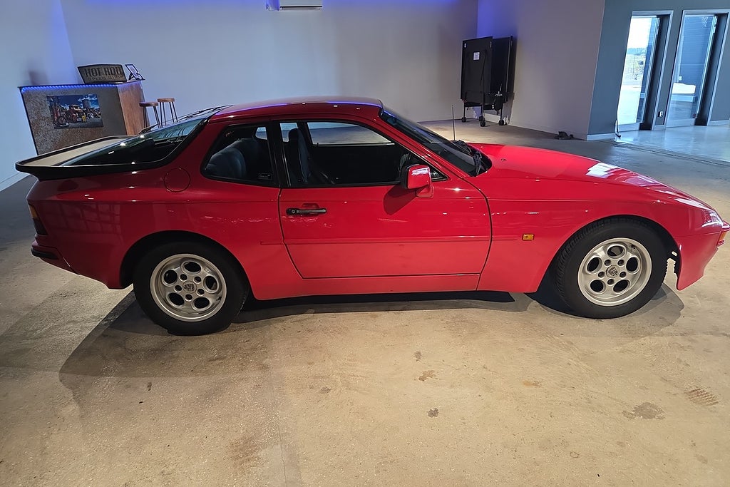 Porsche 944 1985 - miniatyr 5