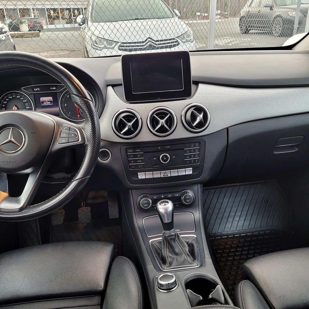 Mercedes-Benz B 2016 - miniatyr 8