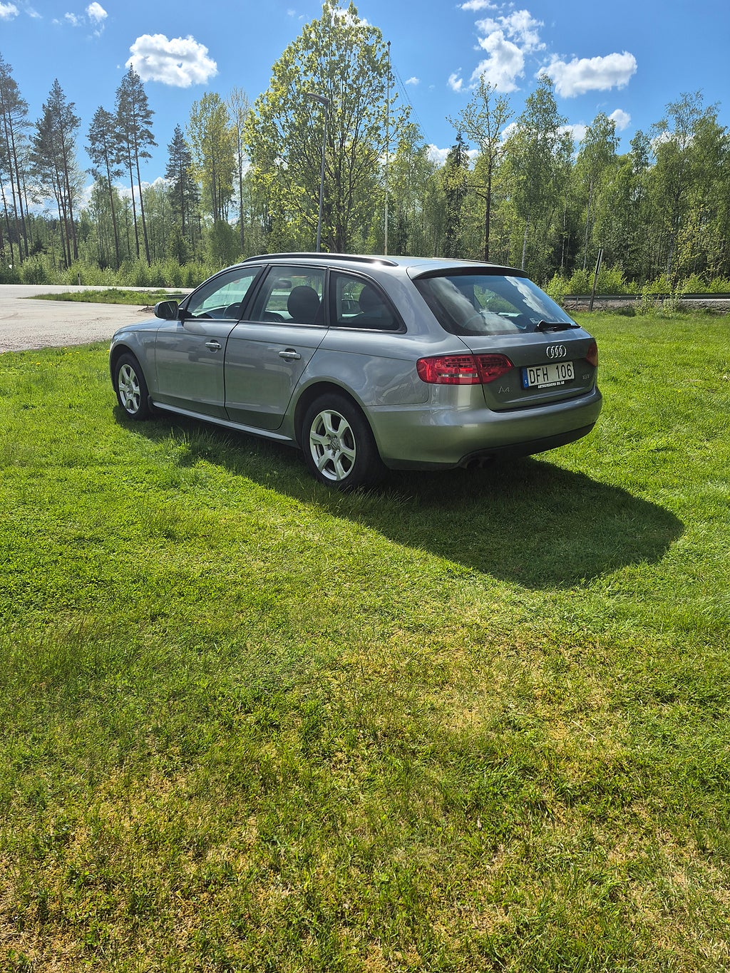 Audi A4 2010 - miniatyr 4