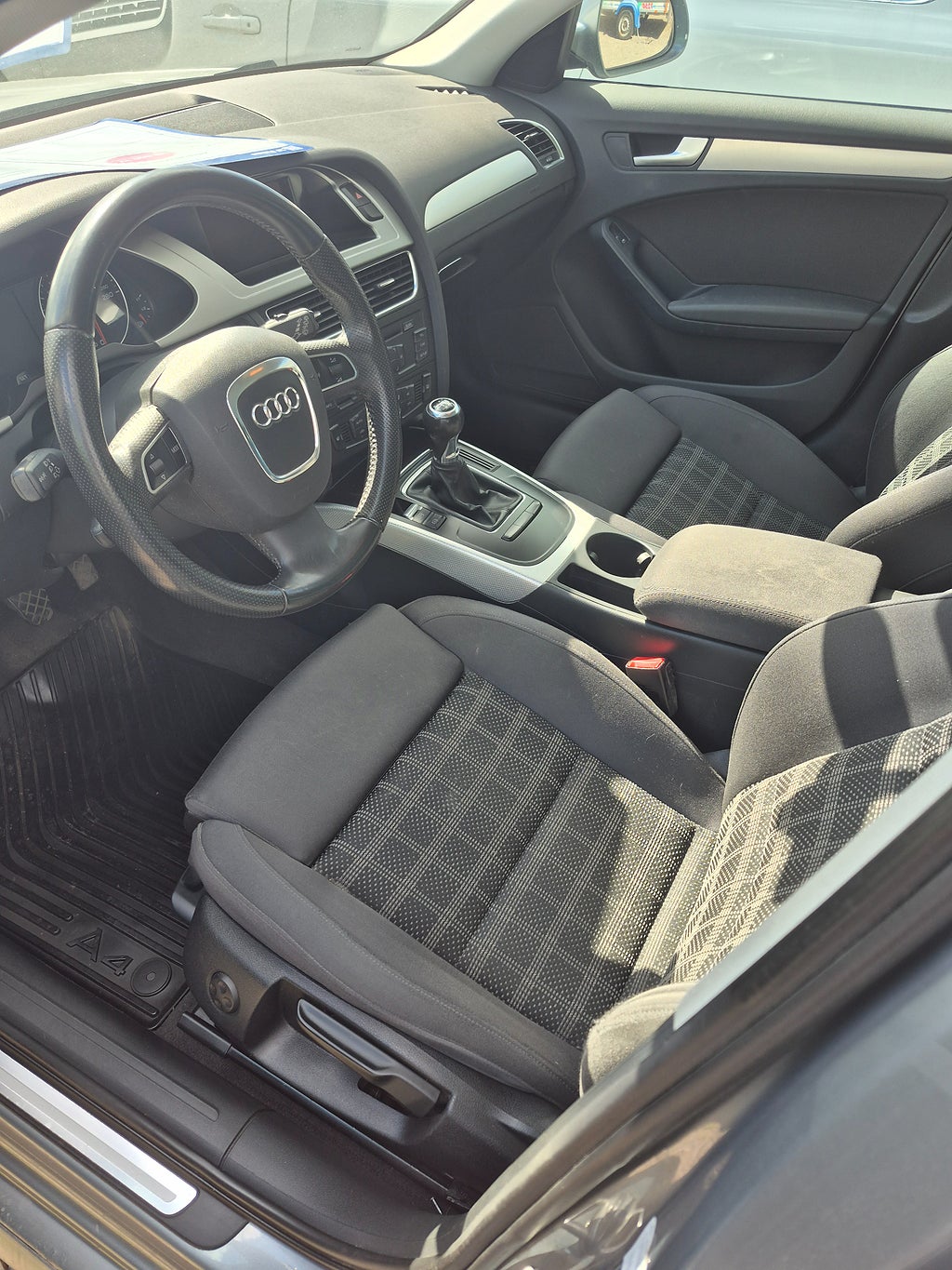 Audi A4 2010 - miniatyr 7