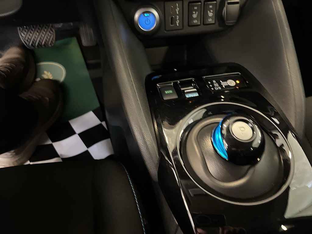 Nissan Leaf 2023 - miniatyr 11